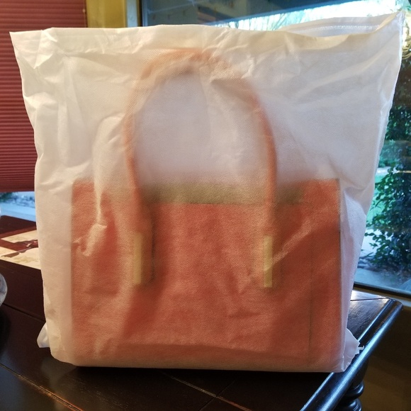 Red Purse - Picture 4 of 4